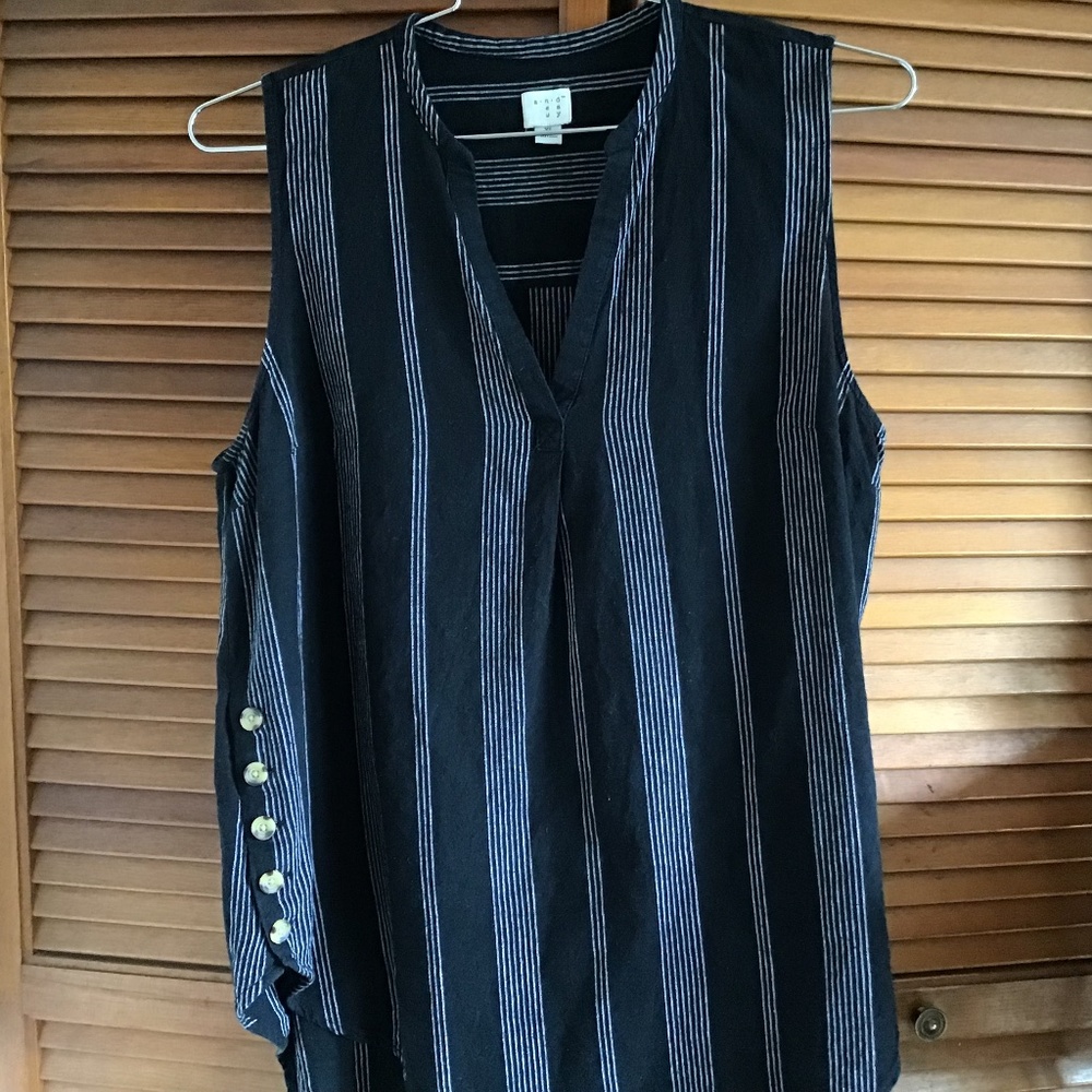 A new day sleeveless top tunic..XL linen cotton